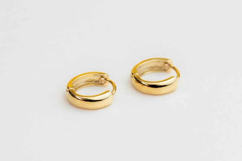Bold Hoops 经典整圈耳环 • 14K纯金 - 耳环/耳夹 - 贵金属 金色