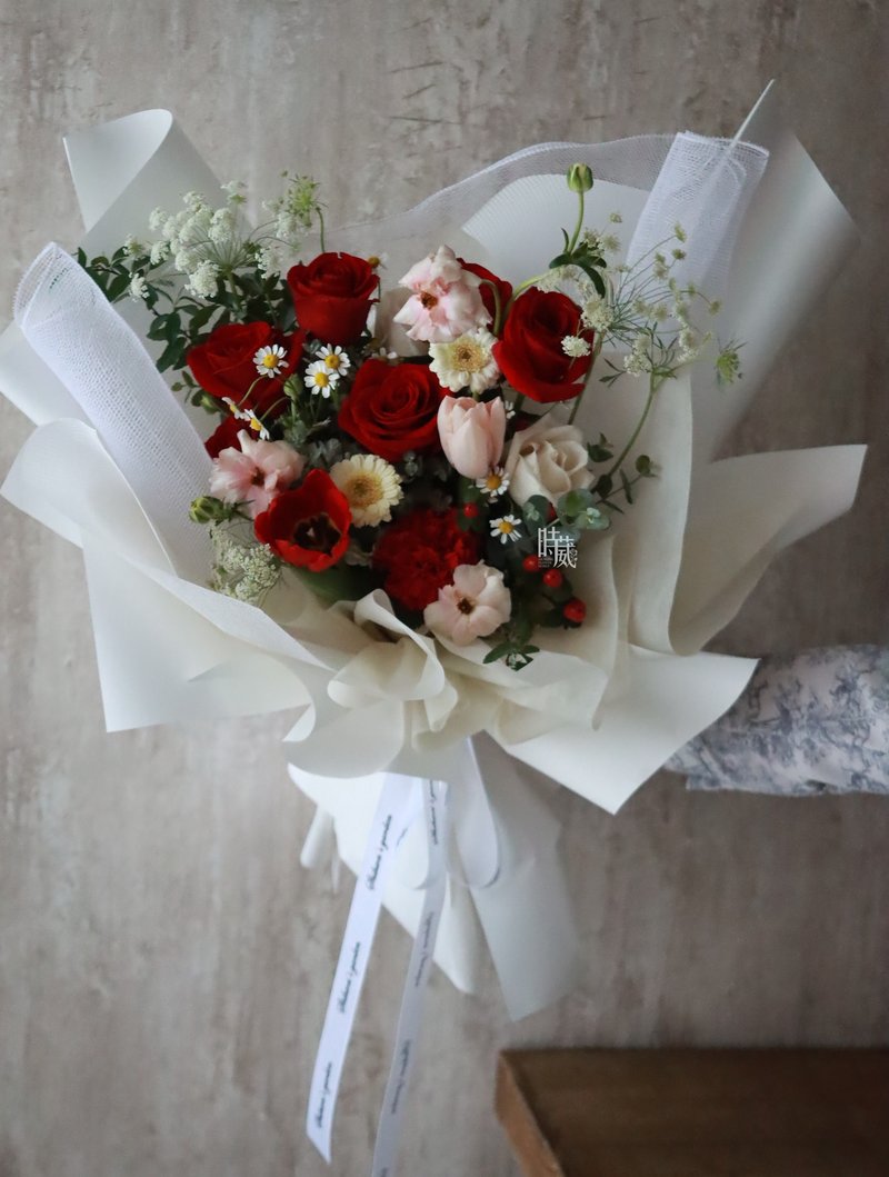 关于浪漫 红玫瑰 郁金香 鲜花花束/限台中地区 - 干燥花/捧花 - 植物．花 红色