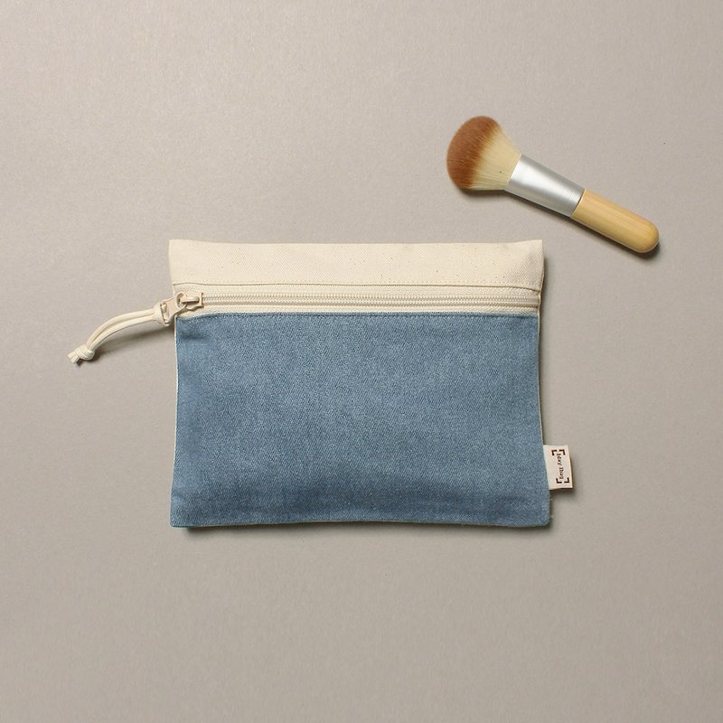 牛仔蓝 LayBag 瞌睡包 化妆小物收纳包 - 化妆包/杂物包 - 棉．麻 蓝色