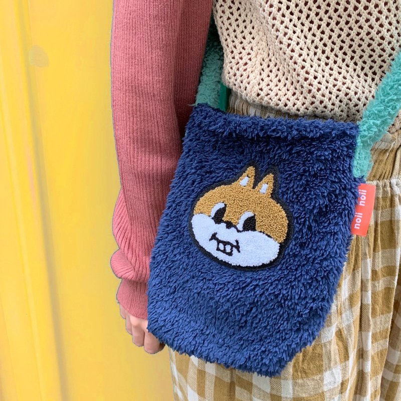 毛毛小松鼠侧背包 - 侧背包/斜挎包 - 聚酯纤维 蓝色