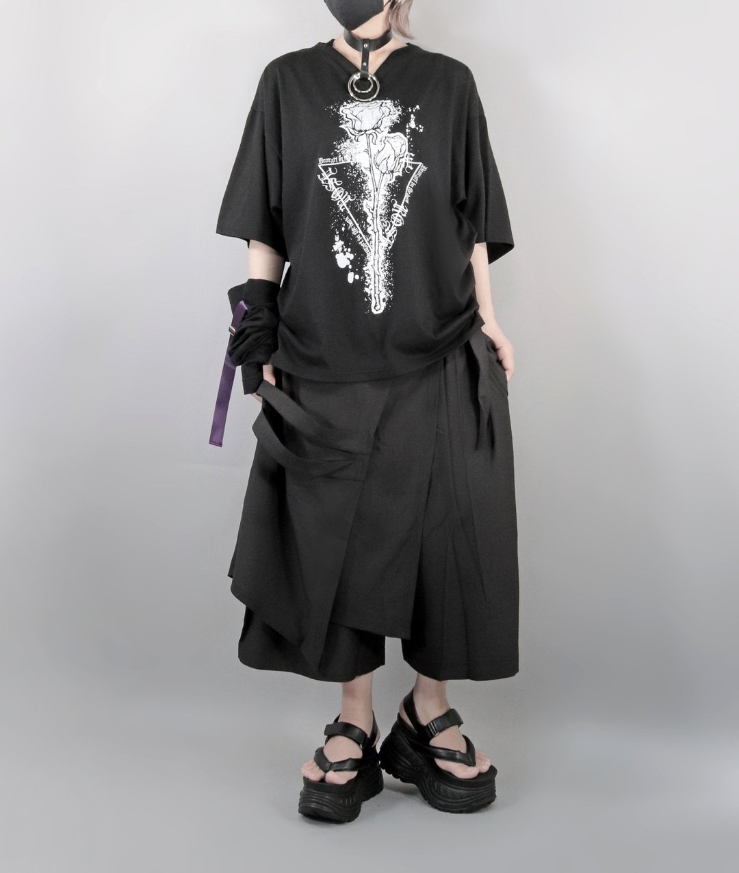 V领超大印花T恤玫瑰玫瑰图案日本哥特摇滚DT2713 - 女装上衣 - 其他材质 黑色