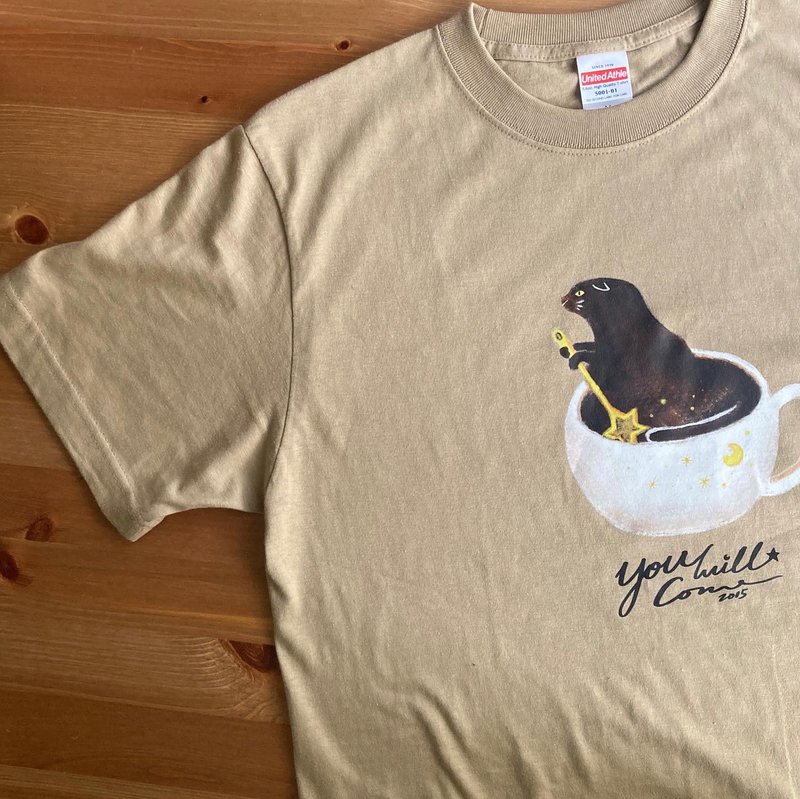 黑猫咖啡梦游厚磅T-shirt /少量现货 - 女装 T 恤 - 棉．麻 卡其色