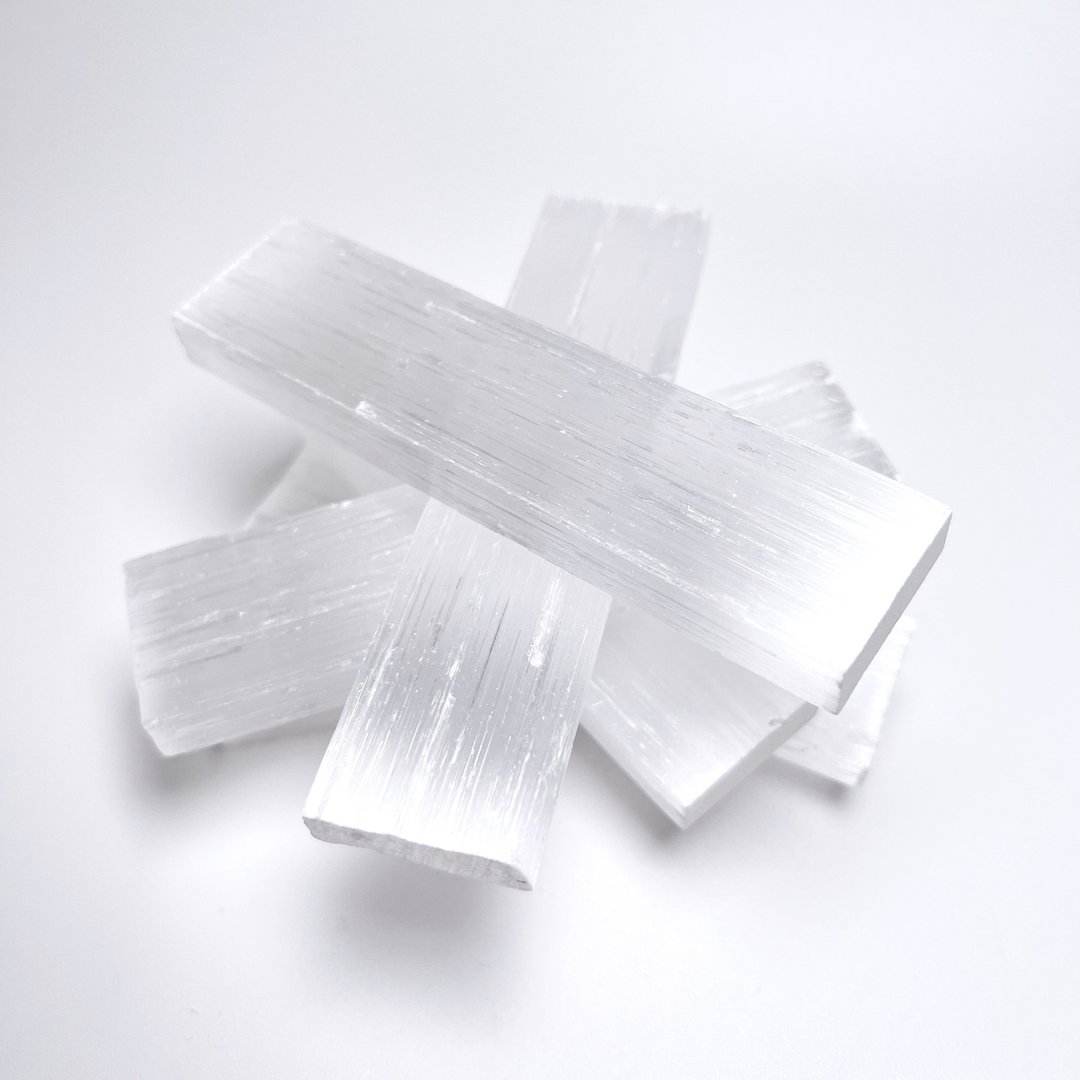 清晰。原矿 疗愈 净化 清除负能量 手握 l 透石膏片 l - 摆饰 - 水晶 