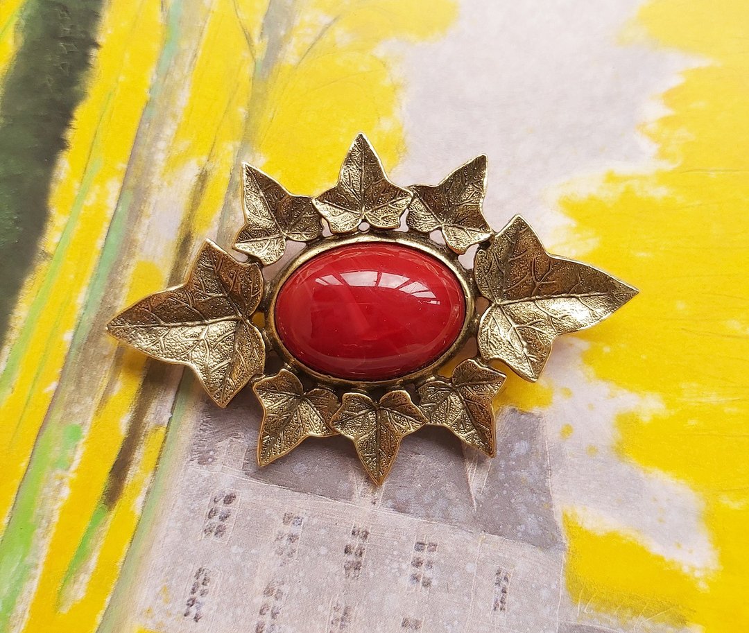 西洋古董饰品。1928 金叶 椭圆细致 别针 - 徽章/别针 - 其他金属 金色