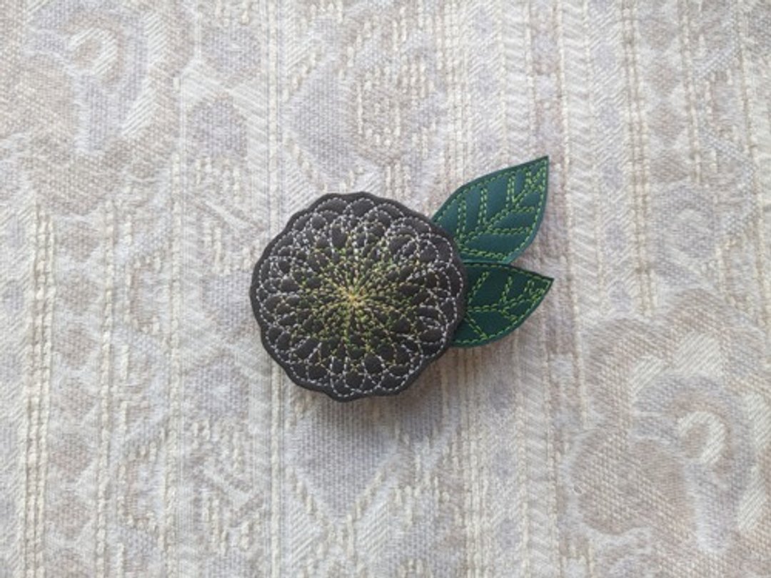 Pinkoi 代购 -  ◇皮革发夹刺绣“花痴”“大丽花”模型◇ - 发饰 - 真皮 