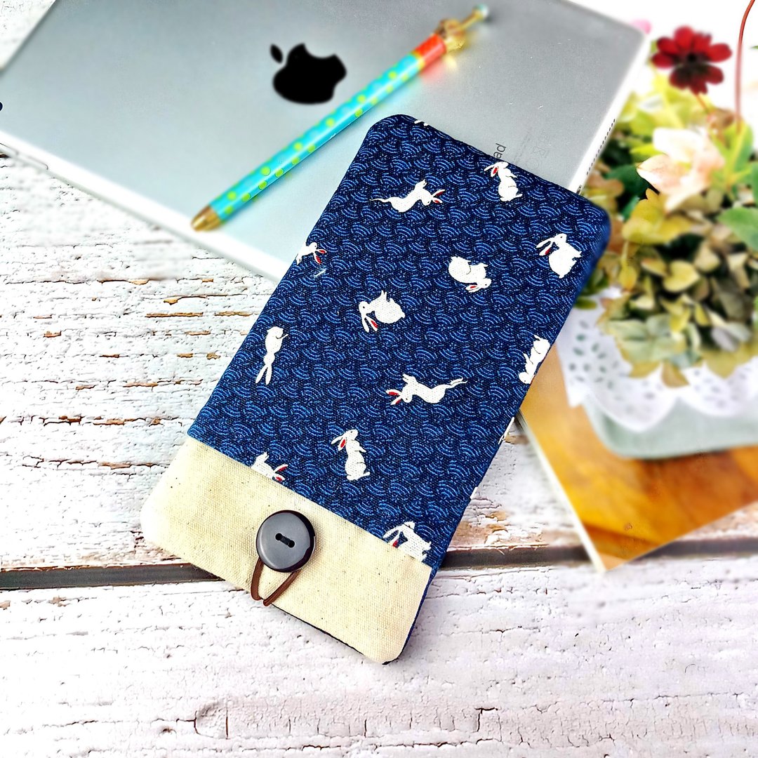 定制化电话包 手机袋 手机保护布套例如 iPhone 和风兔子 (M-069) - 手机壳/手机套 - 棉．麻 蓝色