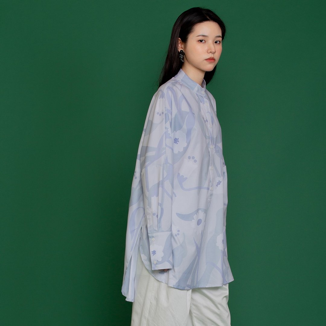 优雅藤蔓印花长板上衣 灰色 - 女装衬衫 - 聚酯纤维 灰色