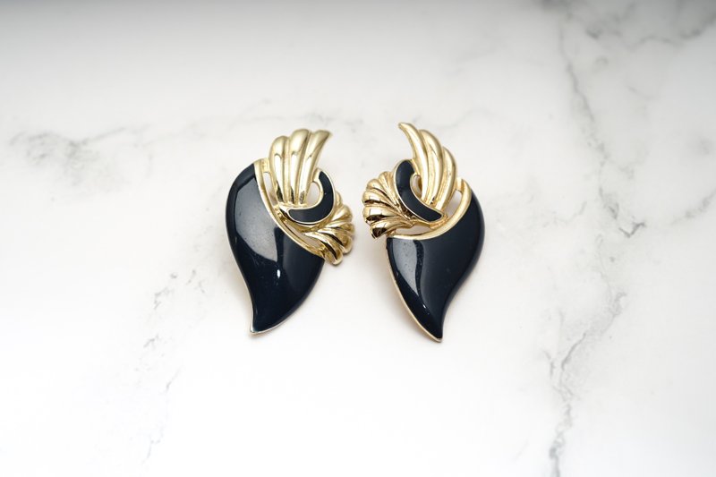 【古董饰品/西洋老件】VINTAGE藏青色古典缎带翅膀古着针式耳环 - 耳环/耳夹 - 其他金属 蓝色