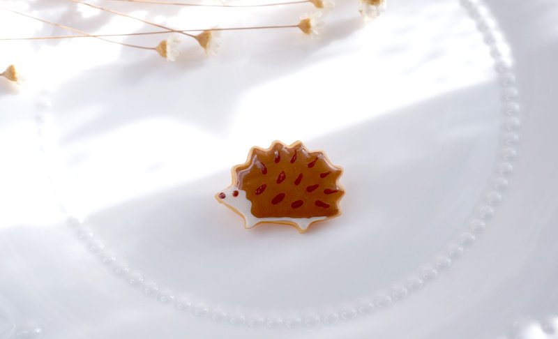 森林小刺猬胸针 - 胸针 - 粘土 咖啡色