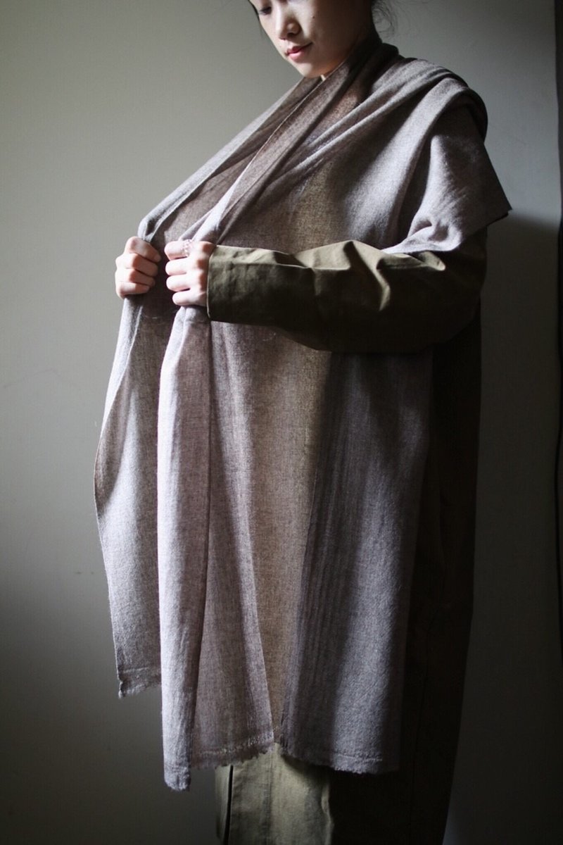 OMAKE Select 喀什米尔Cashmere细羊毛围巾  灰褐 - 围巾/披肩 - 羊毛 卡其色