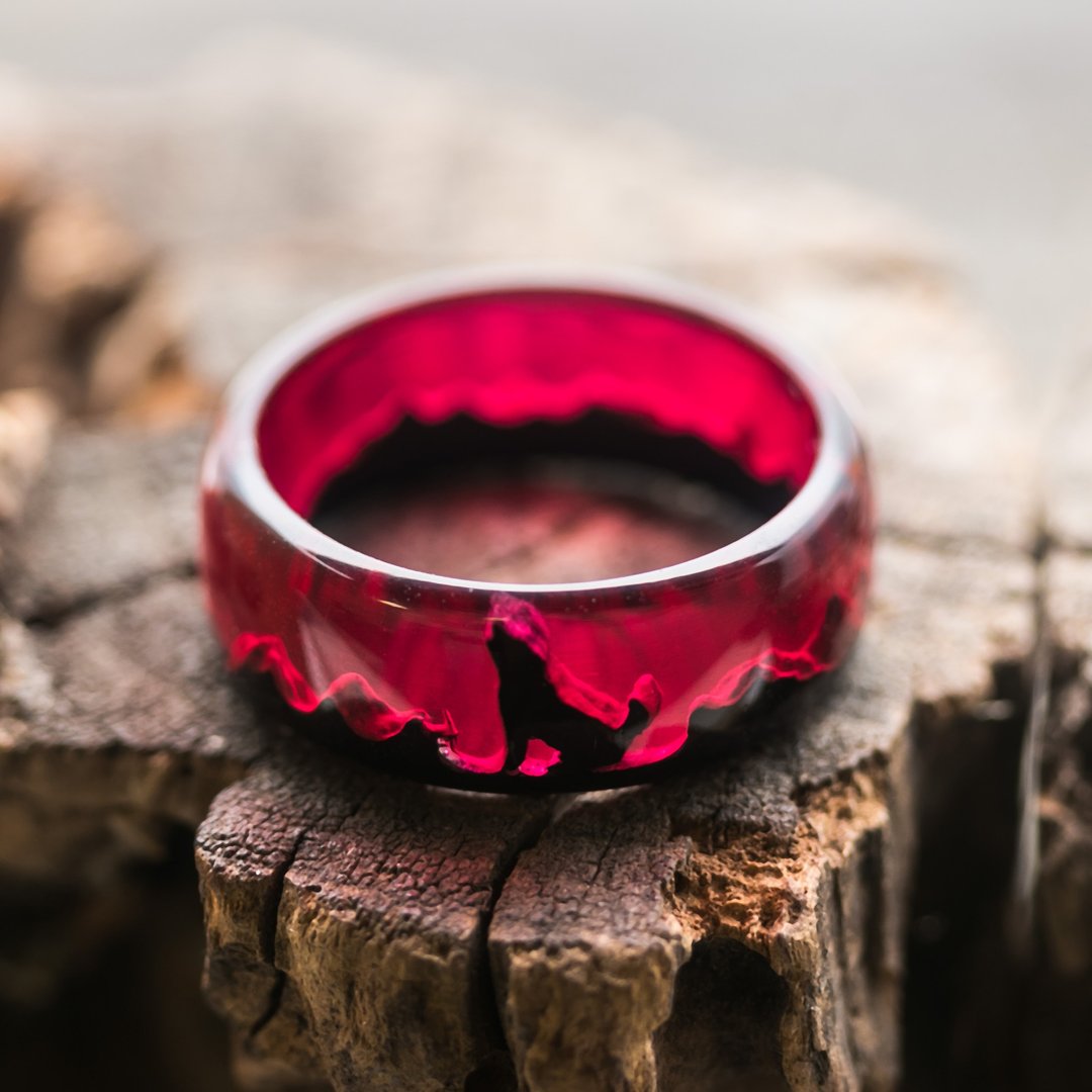 Wood ring animal jewelry Wood resin ring Red moon Wolf Engagement wooden rings - 戒指 - 树脂 红色