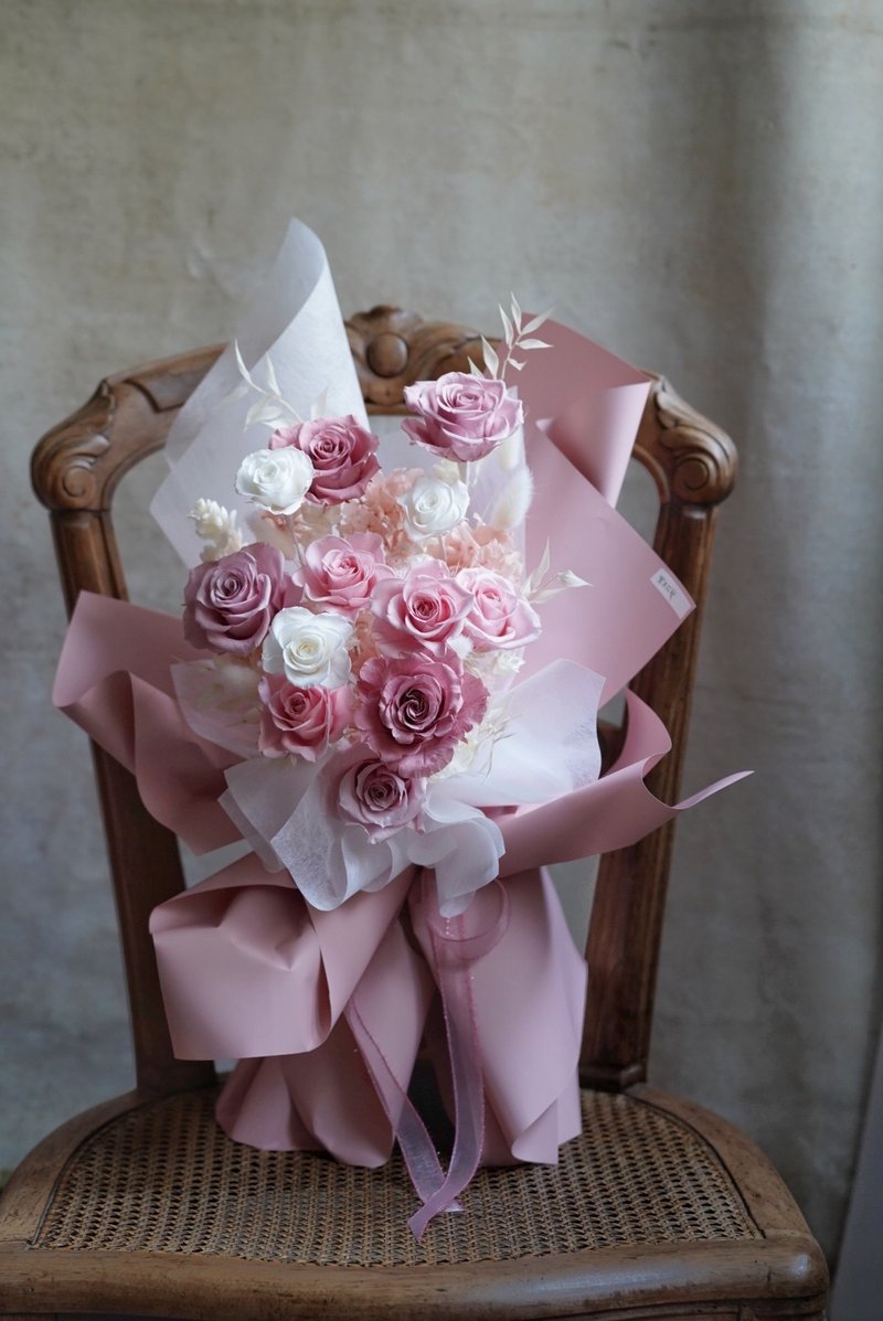 12朵玫瑰花 求婚告白 少女配色 顶级永生玫瑰花花束 韩式包装花束 - 干燥花/捧花 - 植物．花 红色