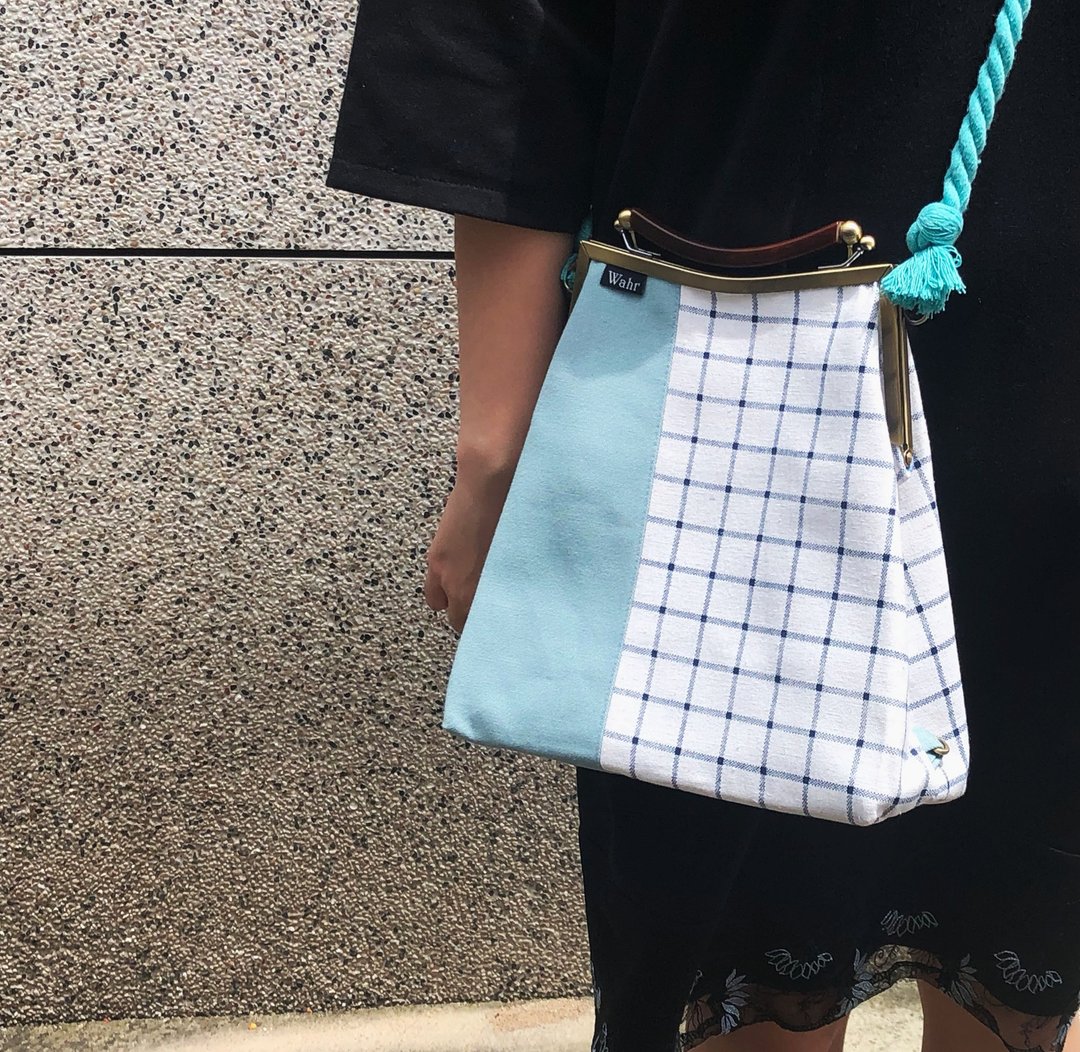 Wahr_粒粒格纹与蓝绿 梯形口金包 侧背包 后背包 肩背包 手提包 - 手提包/手提袋 - 棉 