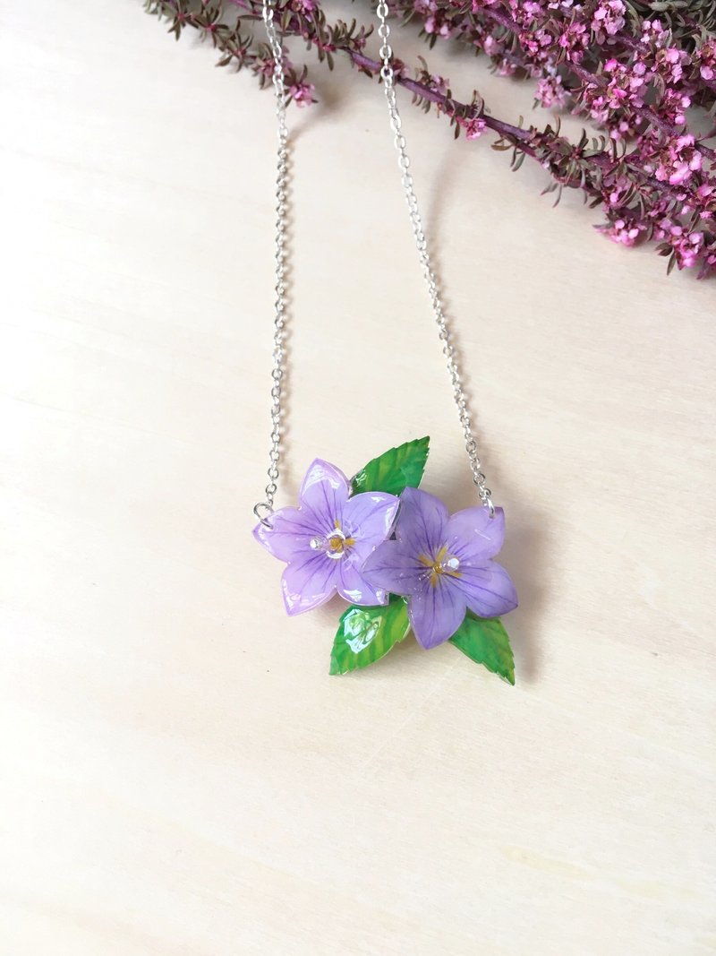 *Haku·Neko* 手绘立体花紫色桔梗与叶子颈链 - 颈链 - 压克力 紫色