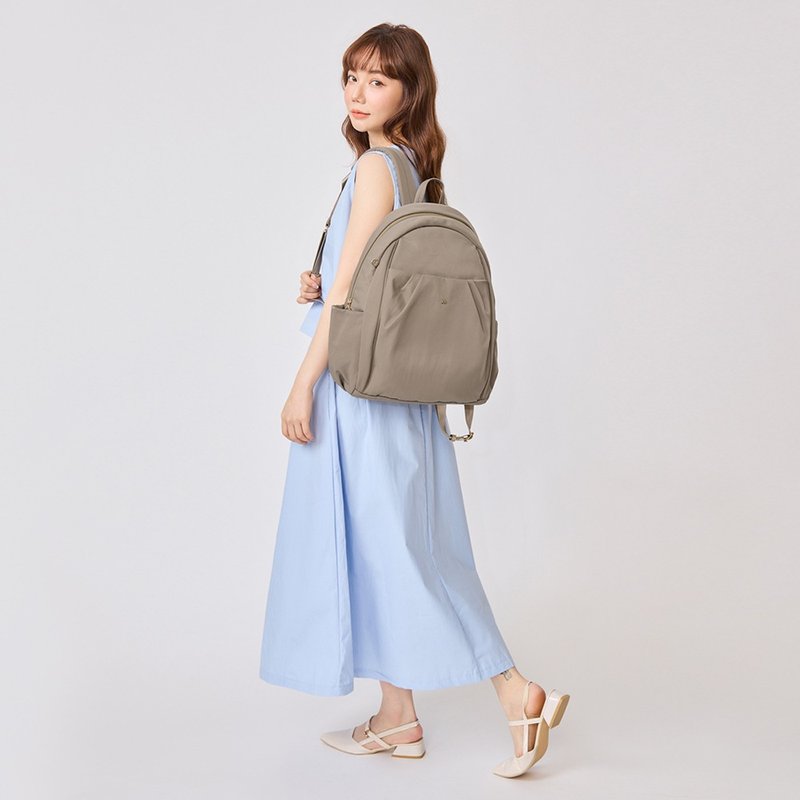 J II 后背包-黛妃防泼水后背包(大款)-6606-31-多色任选 - 后背包/双肩包 - 尼龙 卡其色