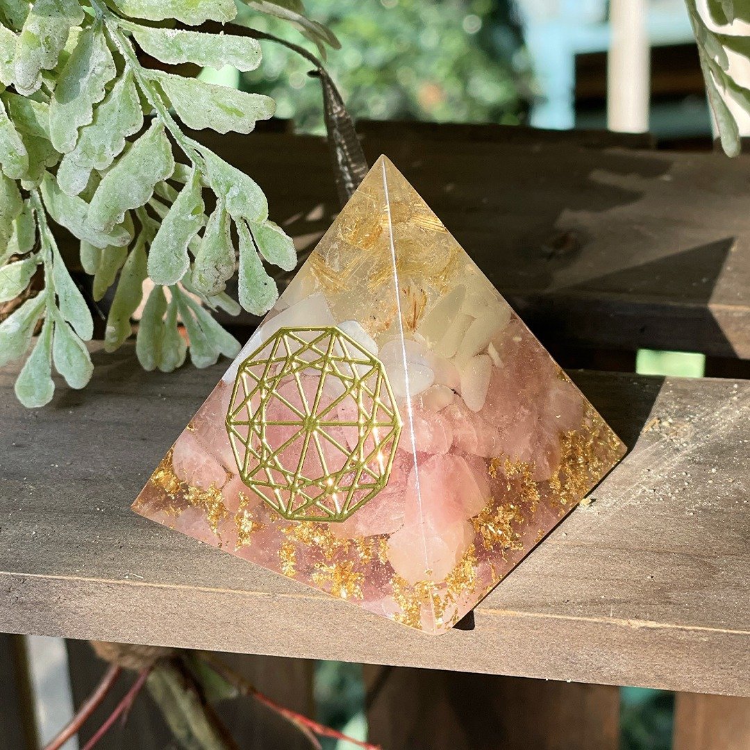 【金发晶+月亮石+粉水晶】奥根能量塔Orgonite (6cm/5cm) - 摆饰 - 水晶 