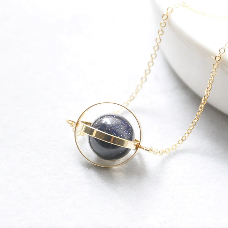 armei 金环。蓝砂。神秘星球。宇宙 项链 Golden Ring。Blue Sandstone。Mysterious Planet。Galaxy Necklace - 颈链 - 宝石 金色