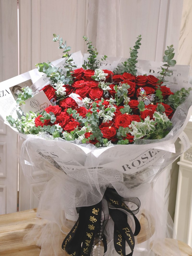 进口红玫瑰巨型鲜花束 52朵玫瑰 - 干燥花/捧花 - 植物．花 红色