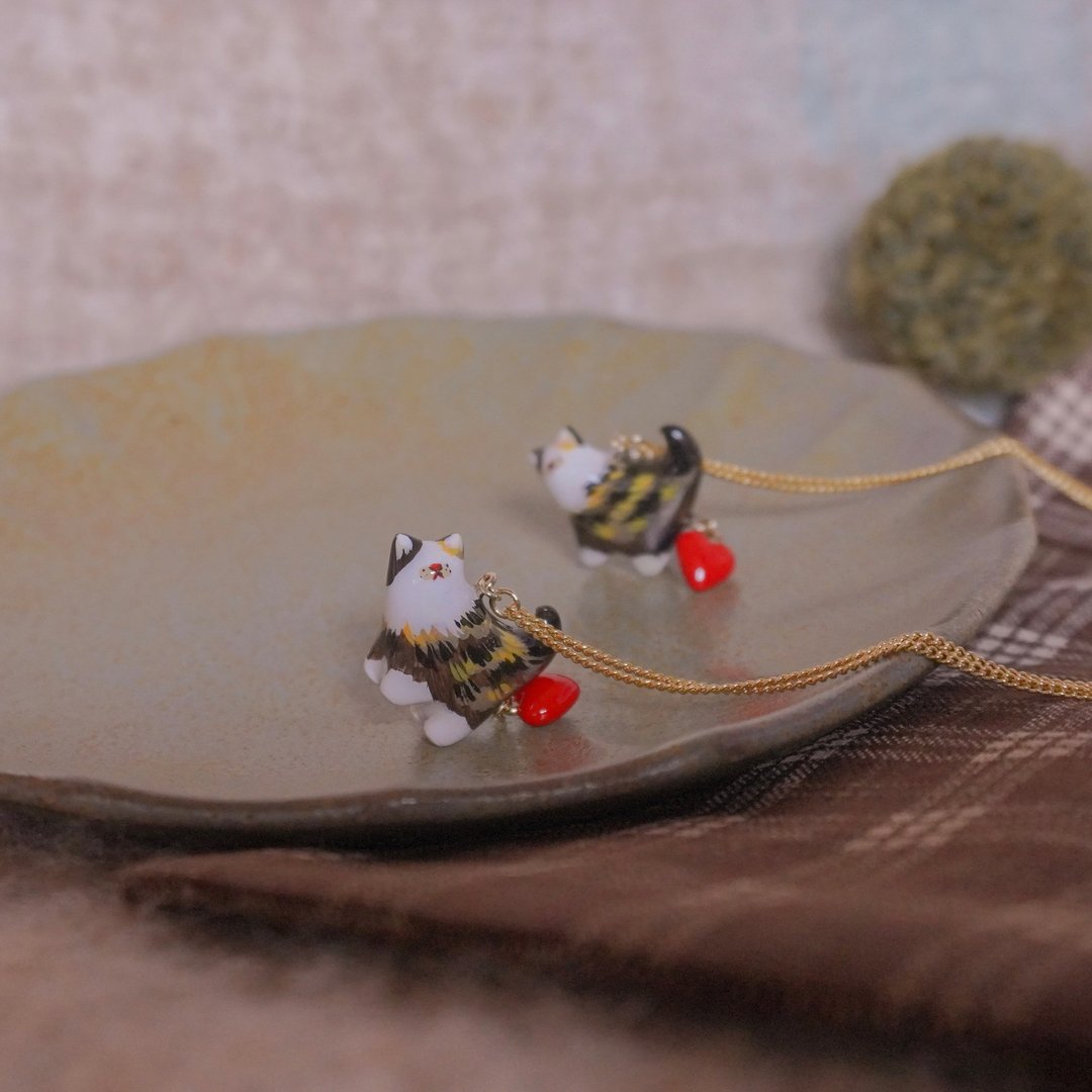 TeaTime 限定 下午茶之玳瑁花色猫咪与红色爱心项链 - 项链 - 粘土 