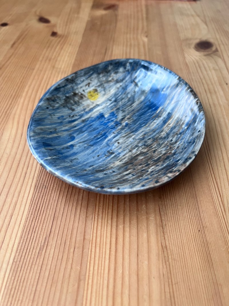 心里的月亮 手绘陶   14.3 x 13.5 xH 3.4 cm - 盘子/餐盘/盘架 - 陶 