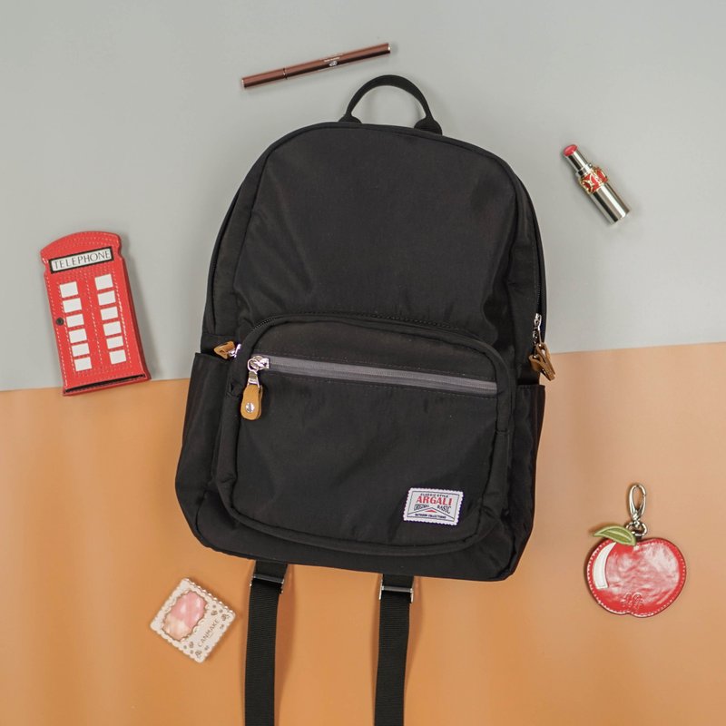 女生单色系 户外 简约 后背包 Backpack 黑色 - 后背包/双肩包 - 棉．麻 黑色