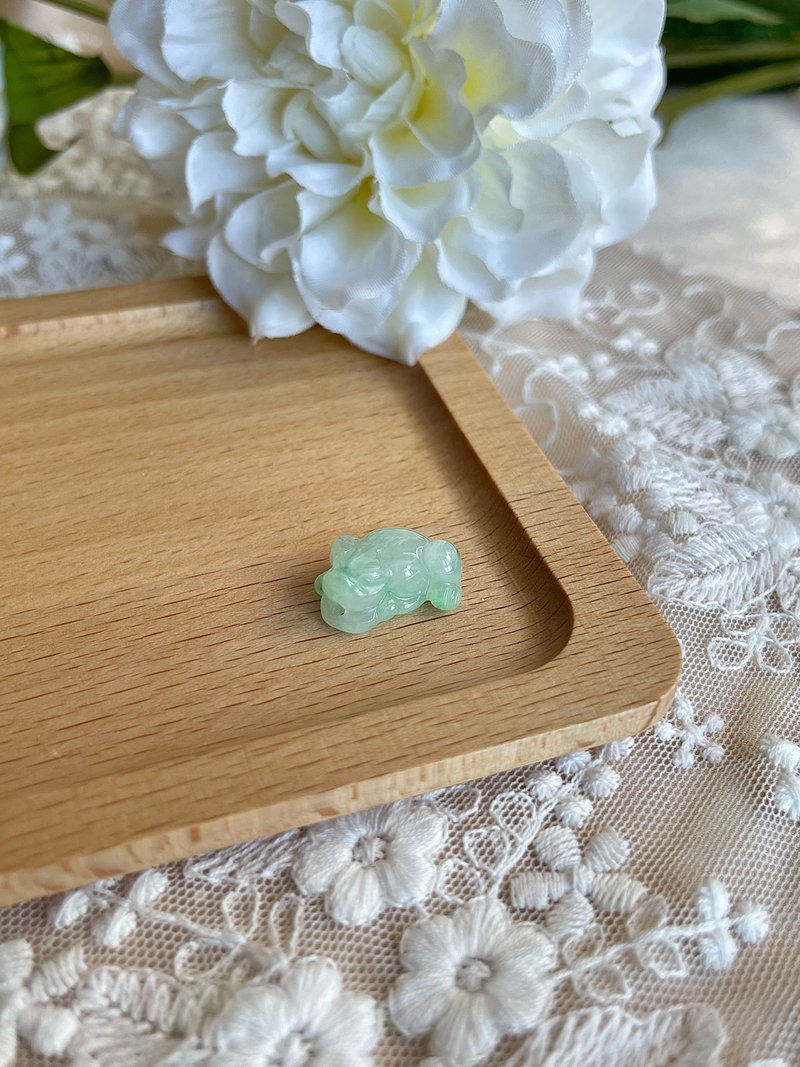 果绿三脚蟾蜍    |天然缅甸翡翠 - 吊饰 - 玉石 绿色