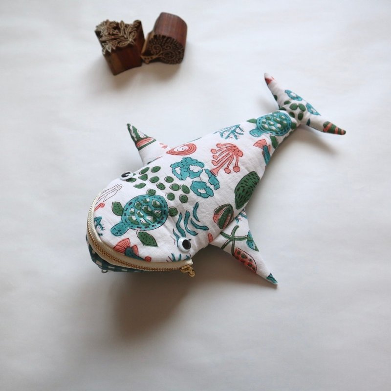 鲸鱼造型收纳包 - 化妆包/杂物包 - 棉．麻 多色