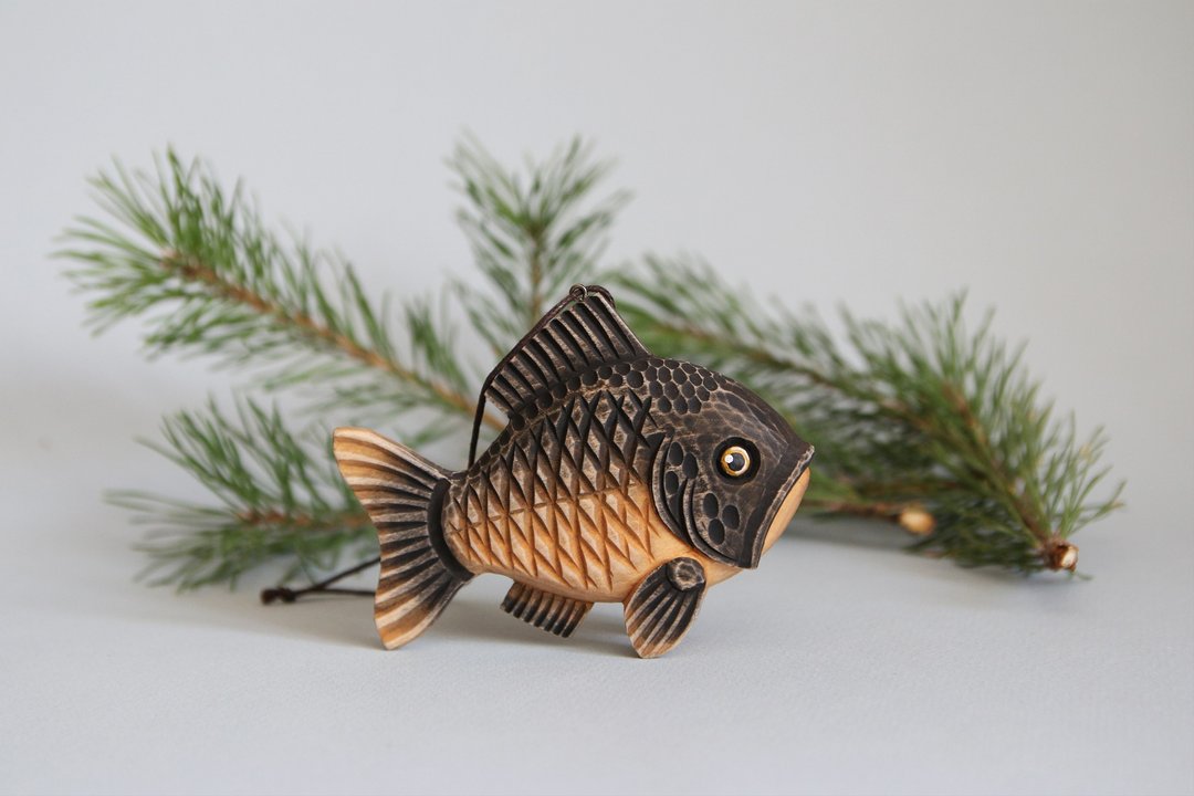Wooden fish ornaments Christmas tree toy Wood carving New Year Gift Fish figure - 墙贴/壁贴 - 木头 咖啡色