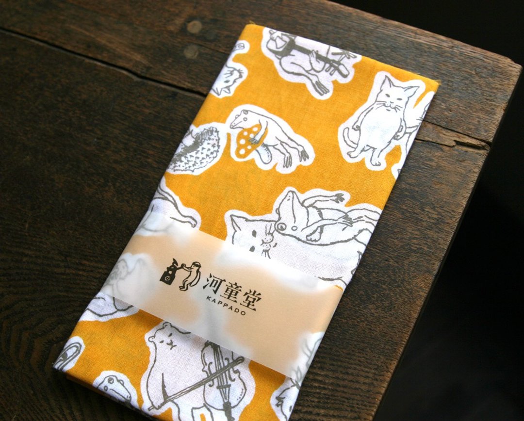 Cat and frog's towel yellow - 丝巾 - 棉 黄色