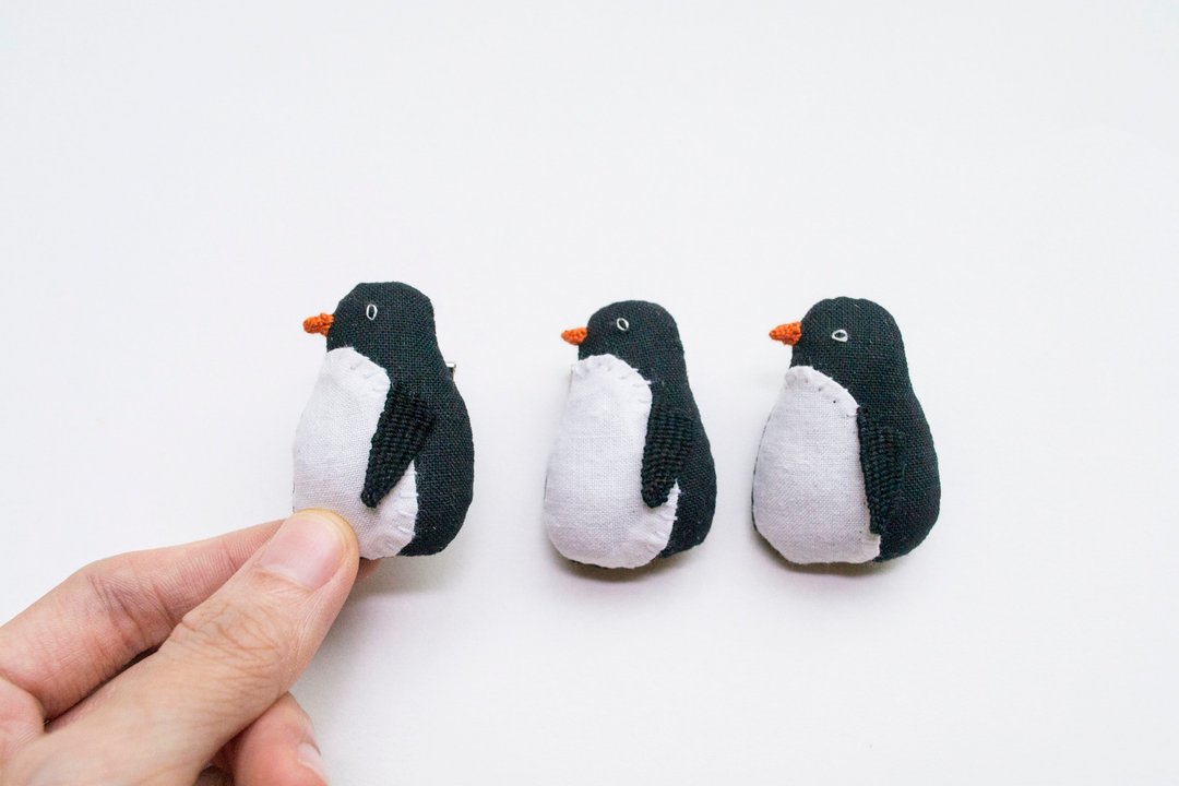 企鵝 Penguin mini brooch pin - Tux - 胸针 - 棉 白色