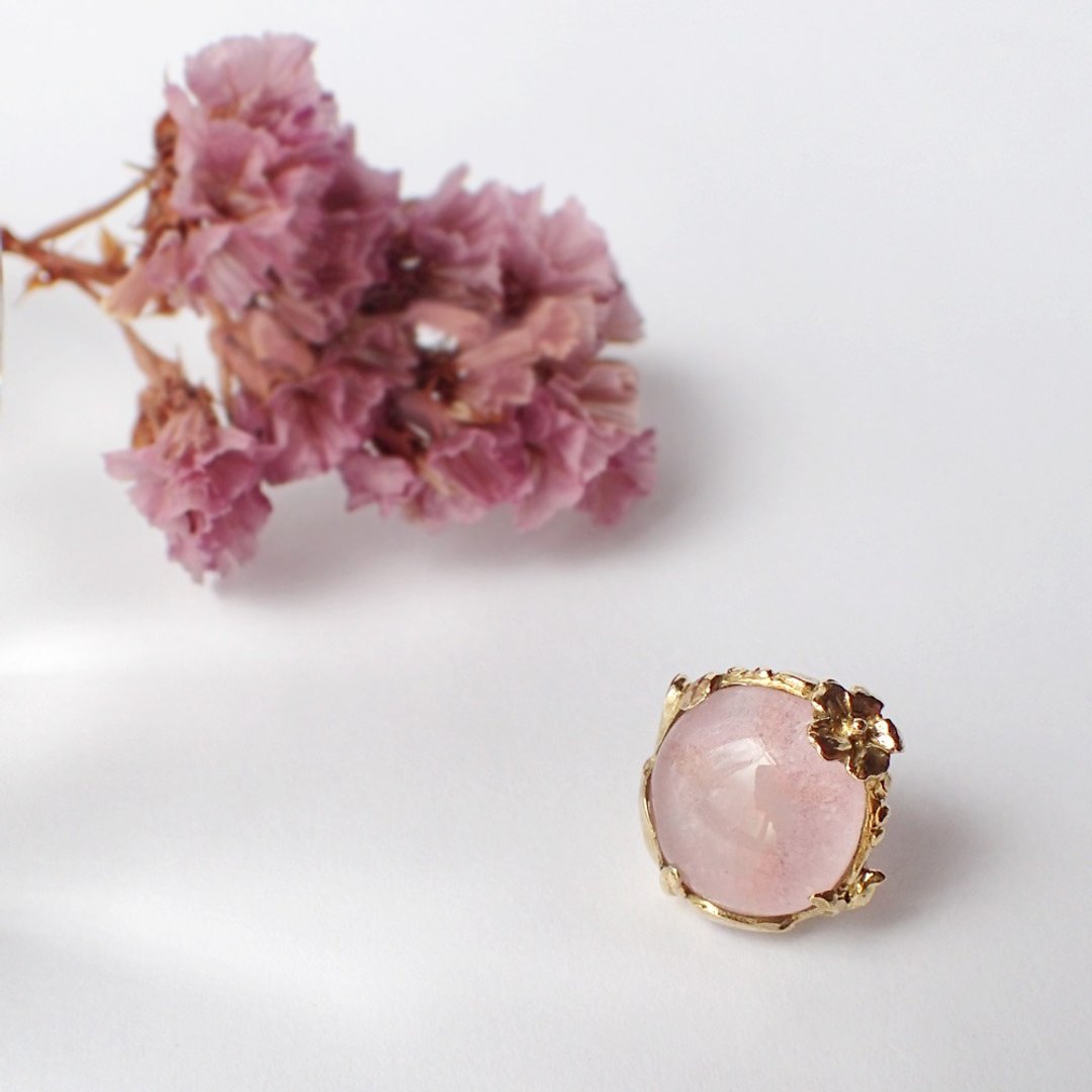 Flower and hidden skull brooch - 胸针 - 铜/黄铜 粉红色