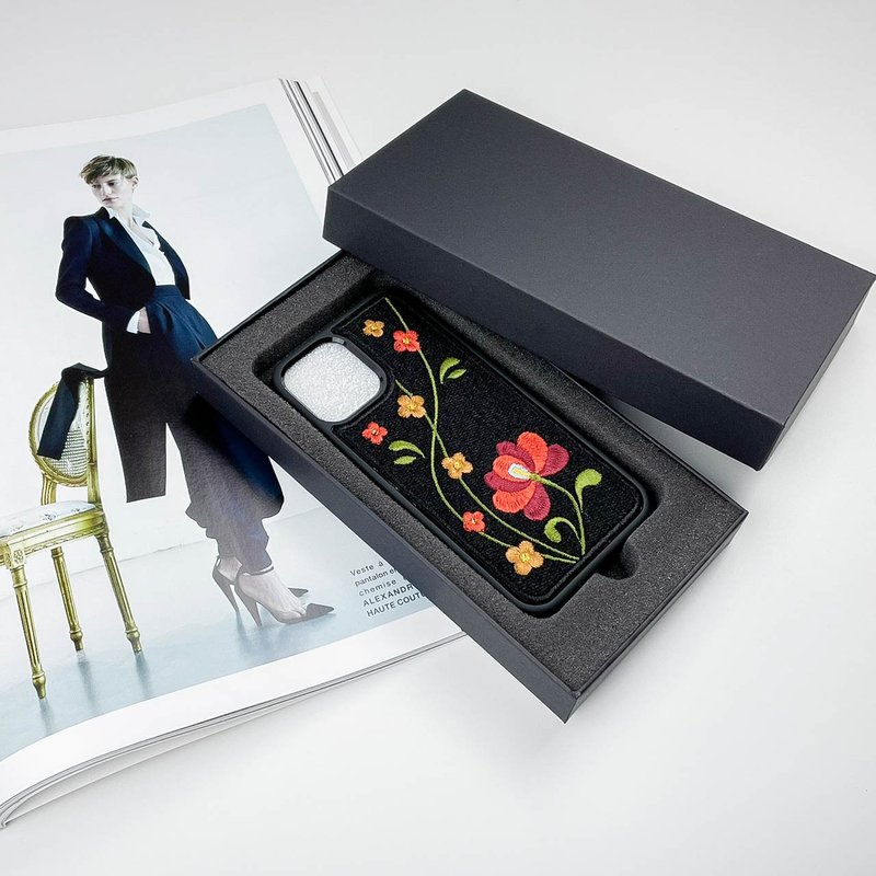 【玛捷玫瑰】古典钢琴黑/刺绣手机壳 iPhone - 手机壳/手机套 - 绣线 黑色