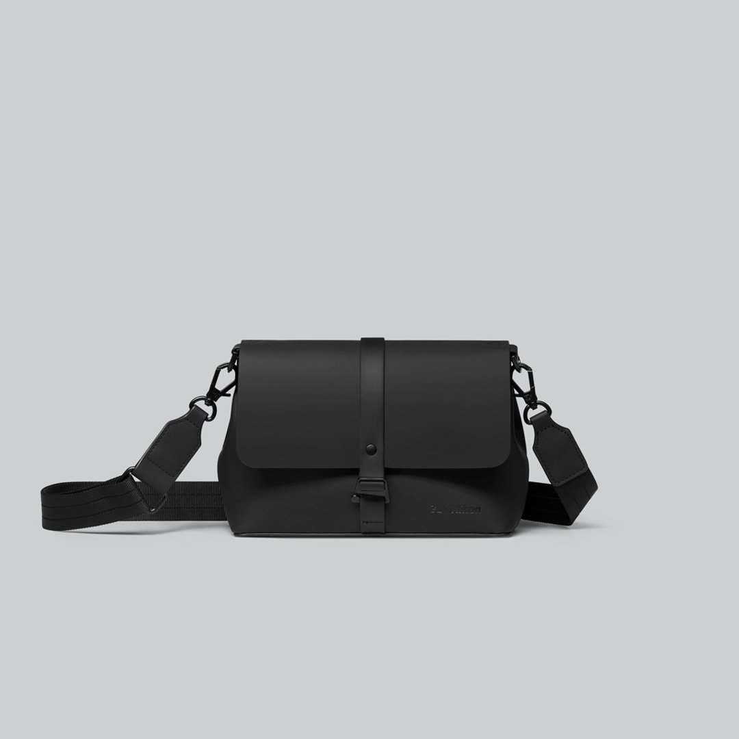 Gaston Luga x Nikon 联名相机斜肩/侧背包- 黑色【新品上市】 - 侧背包/斜挎包 - 其他材质 
