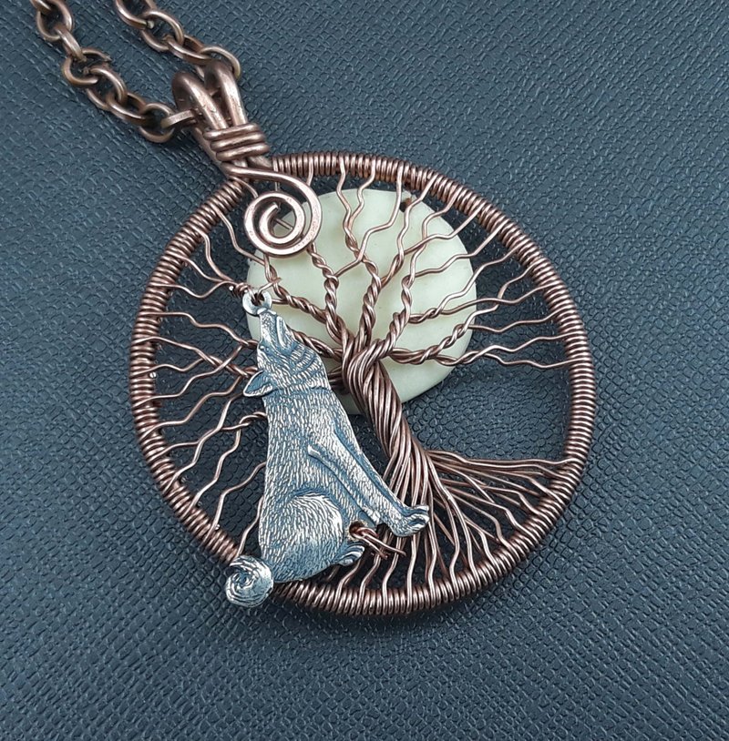 Handmade copper tree of life necklace, Wolf and Glow in the Dark moon pendant - 项链 - 铜/黄铜 咖啡色