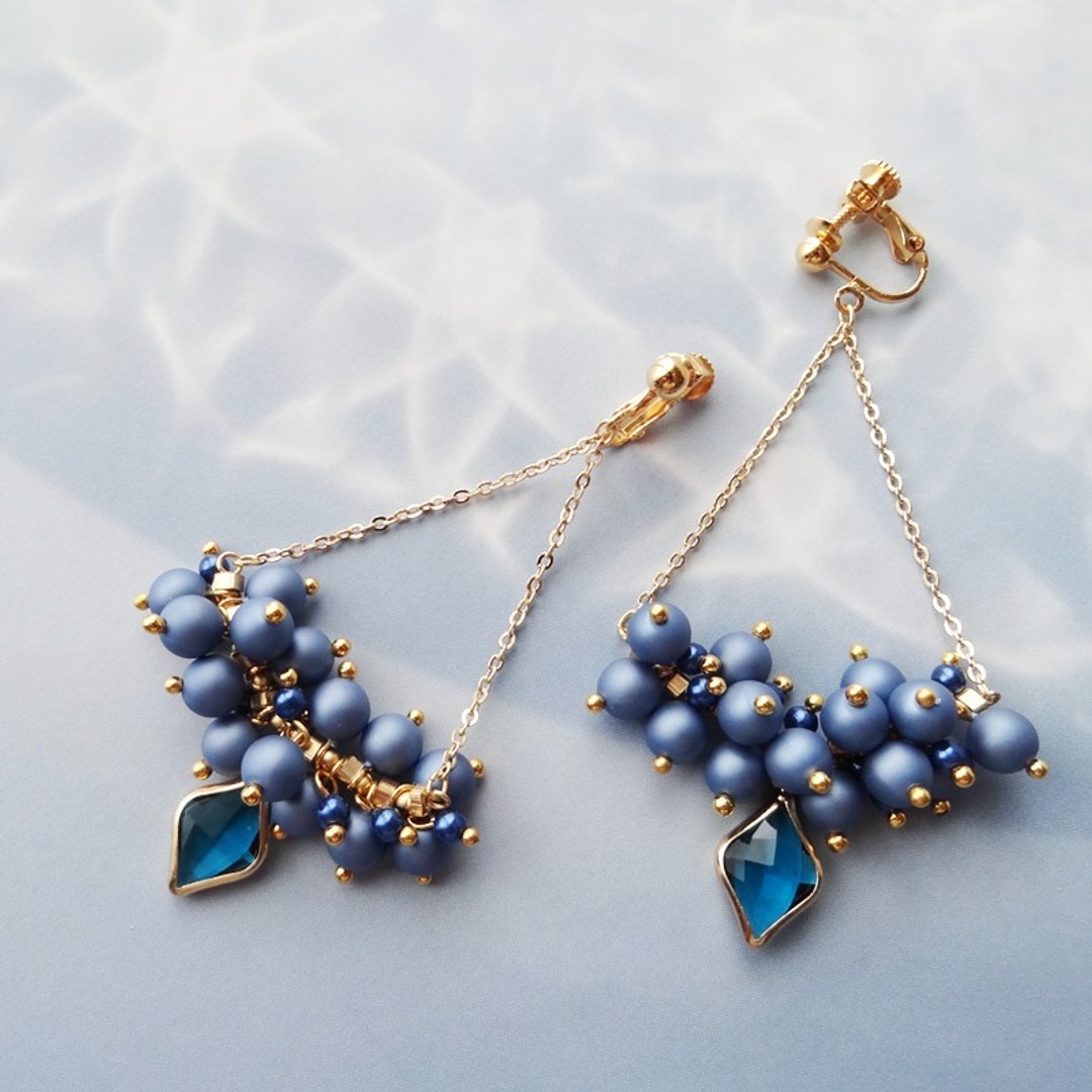 Glass Blue Zircon Earrings - 耳环/耳夹 - 玻璃 蓝色
