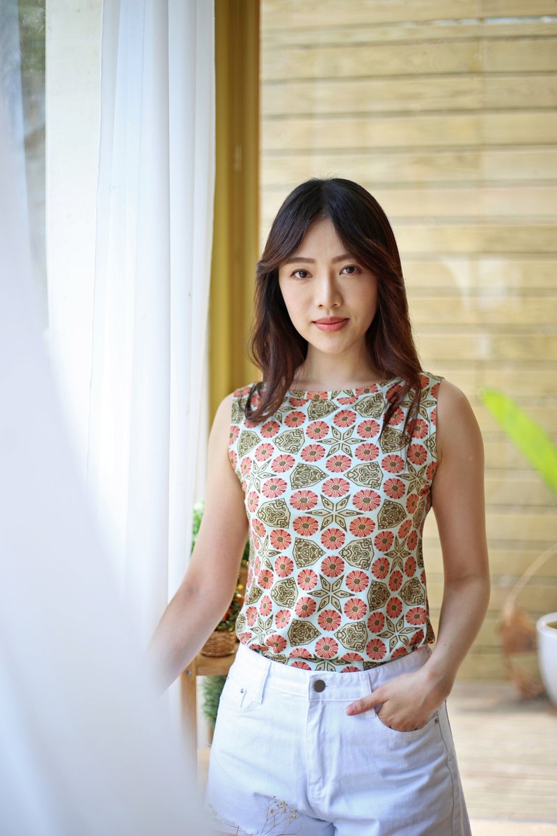 卷毛力卡联名 无袖背心 (石榴花) - 女装上衣 - 聚酯纤维 