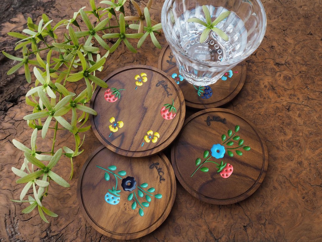 Strawberry Party Set of 4 Coasters - 杯垫 - 木头 咖啡色