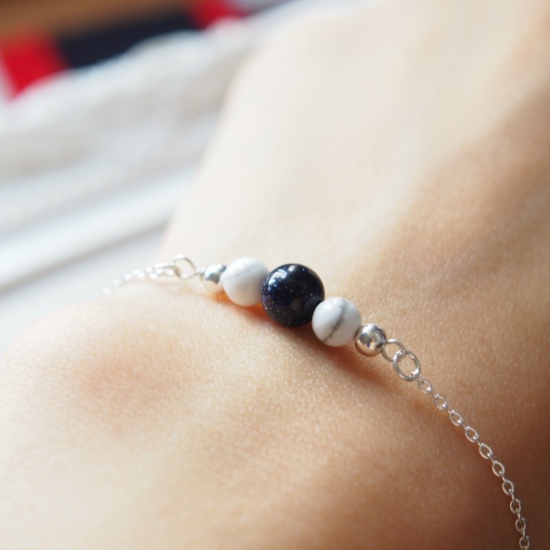 《KeepitPetite》极简 • 925纯银圆珠 • 蓝沙石 • 白松石 • 手链・生日礼物 • 圣诞礼物 - 手链/手环 - 宝石 白色