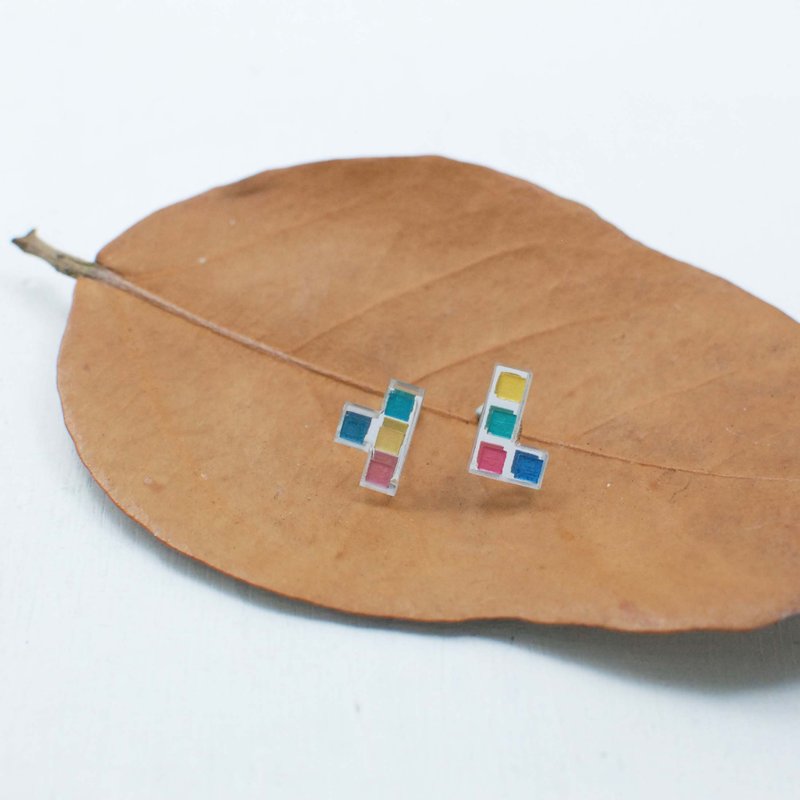 气质系/银色魔术方块/抗过敏钢针/可改夹式 - 耳环/耳夹 - 压克力 多色