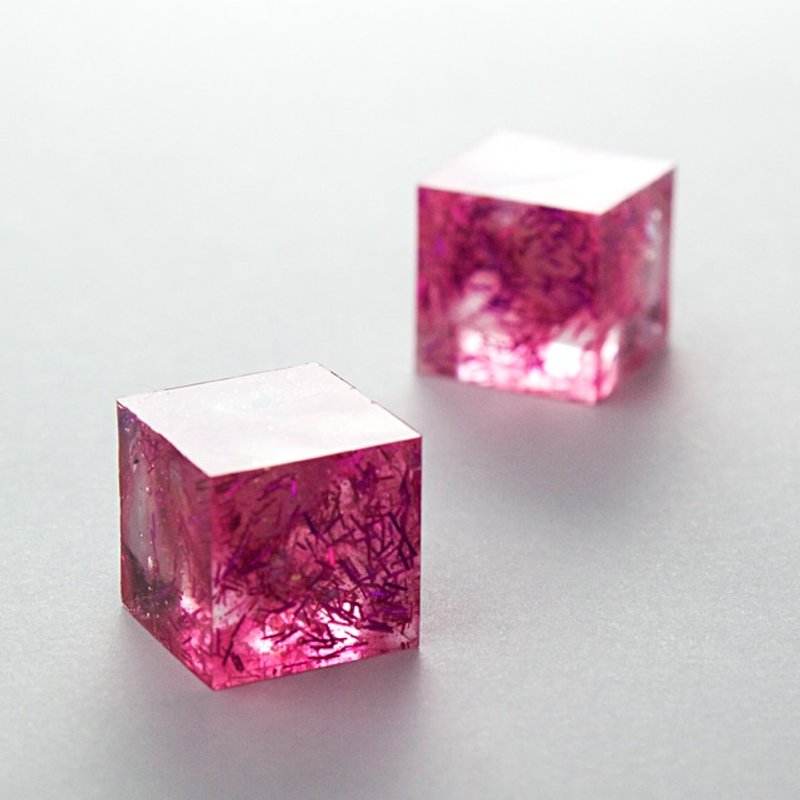 Cube Pierce (Samuhisakura) - 耳环/耳夹 - 其他材质 粉红色