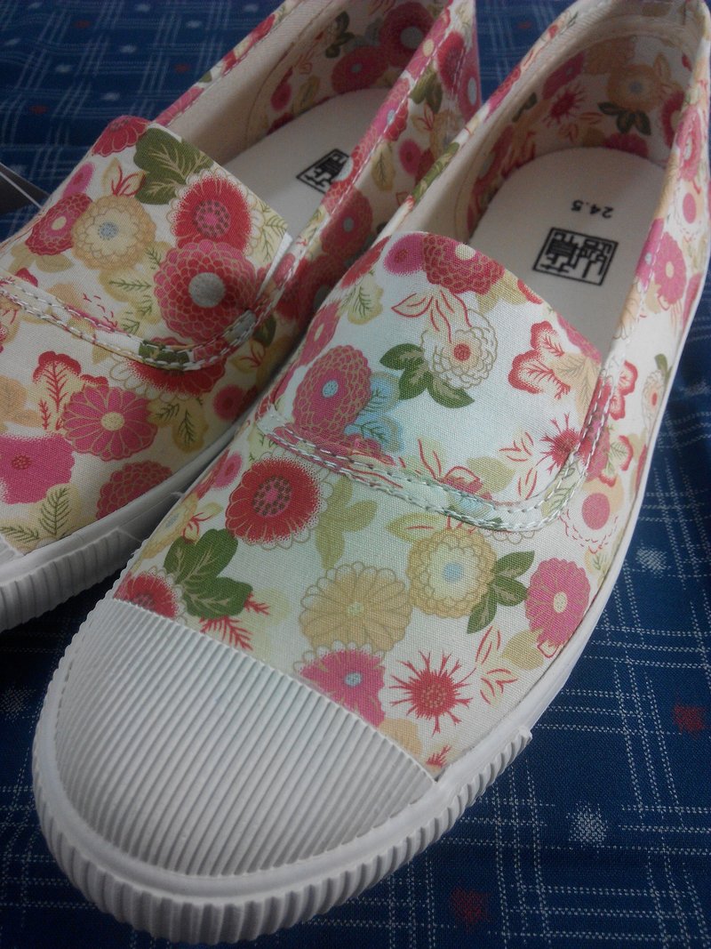 【2016の猴年好-运命の靴】设计整理鞋/绝版·浅色红花田/尺寸24.5号 - 女款休闲鞋 - 其他材质 