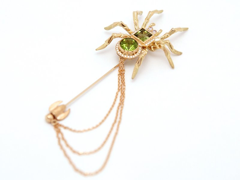18K金 蜘蛛领带夹 天诛蜘蛛 粉红钻石×橄榄石 - 胸针 - 其他金属 金色