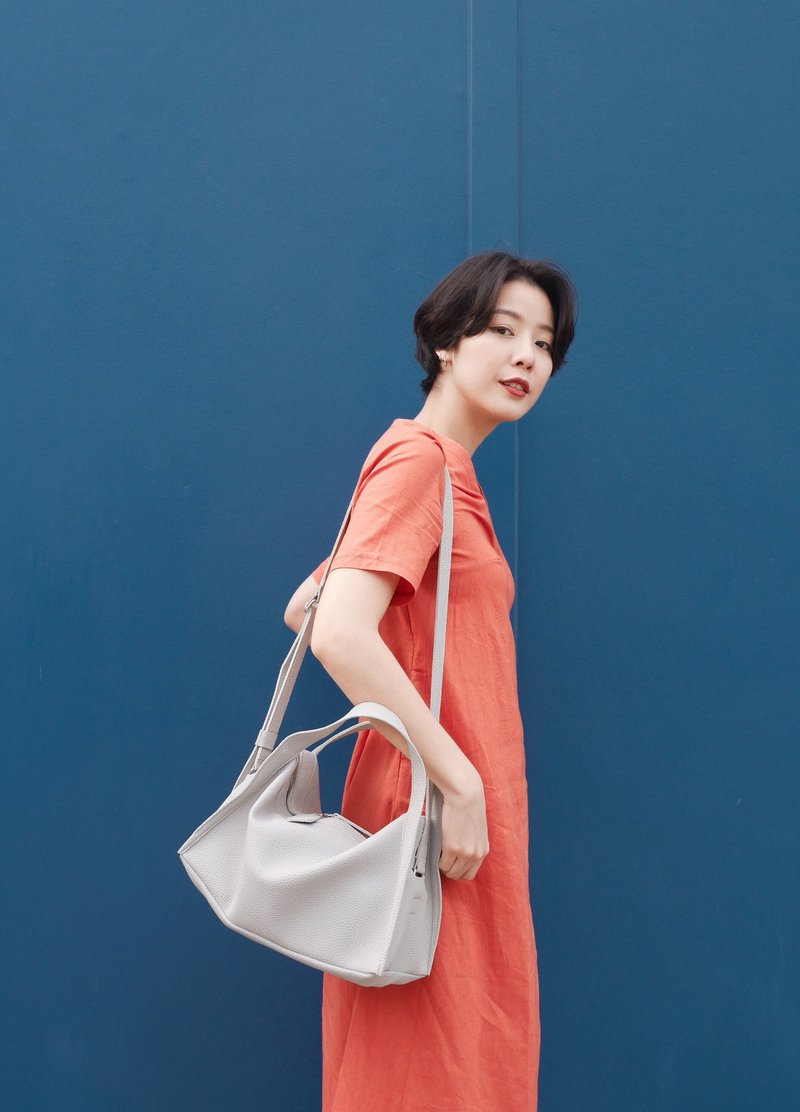 Milly crossbody bag  Shoulder bag  Light grey - 侧背包/斜挎包 - 真皮 灰色