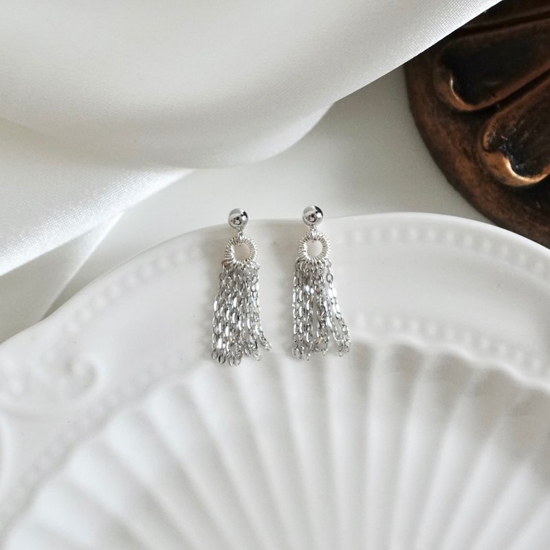 Lily Valley 俐落小流苏 | 纯银耳环 - 耳环/耳夹 - 半宝石 银色