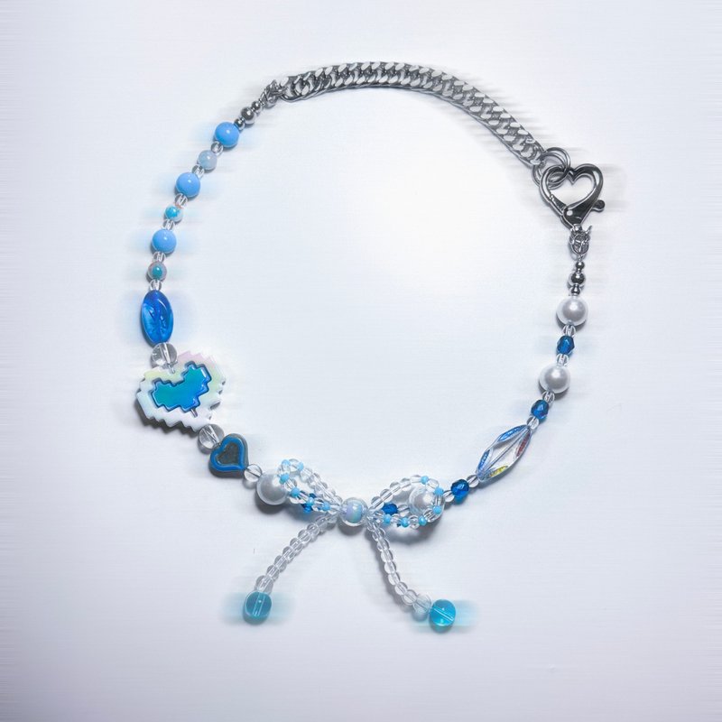 幻彩像素心蝴蝶结项链 Ribbon & Pixelated Heart Necklace - 项链 - 其他材质 蓝色