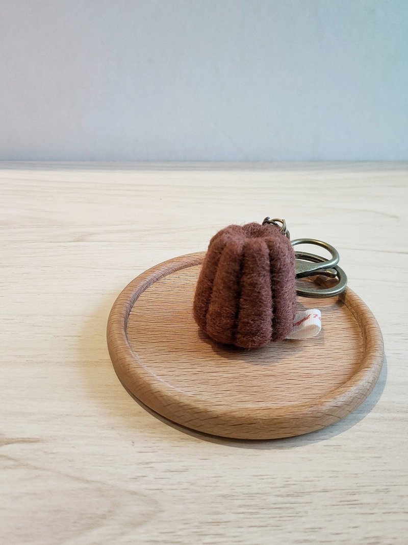 【手作羊毛毡】法式可丽露甜点吊饰 - 吊饰 - 羊毛 咖啡色