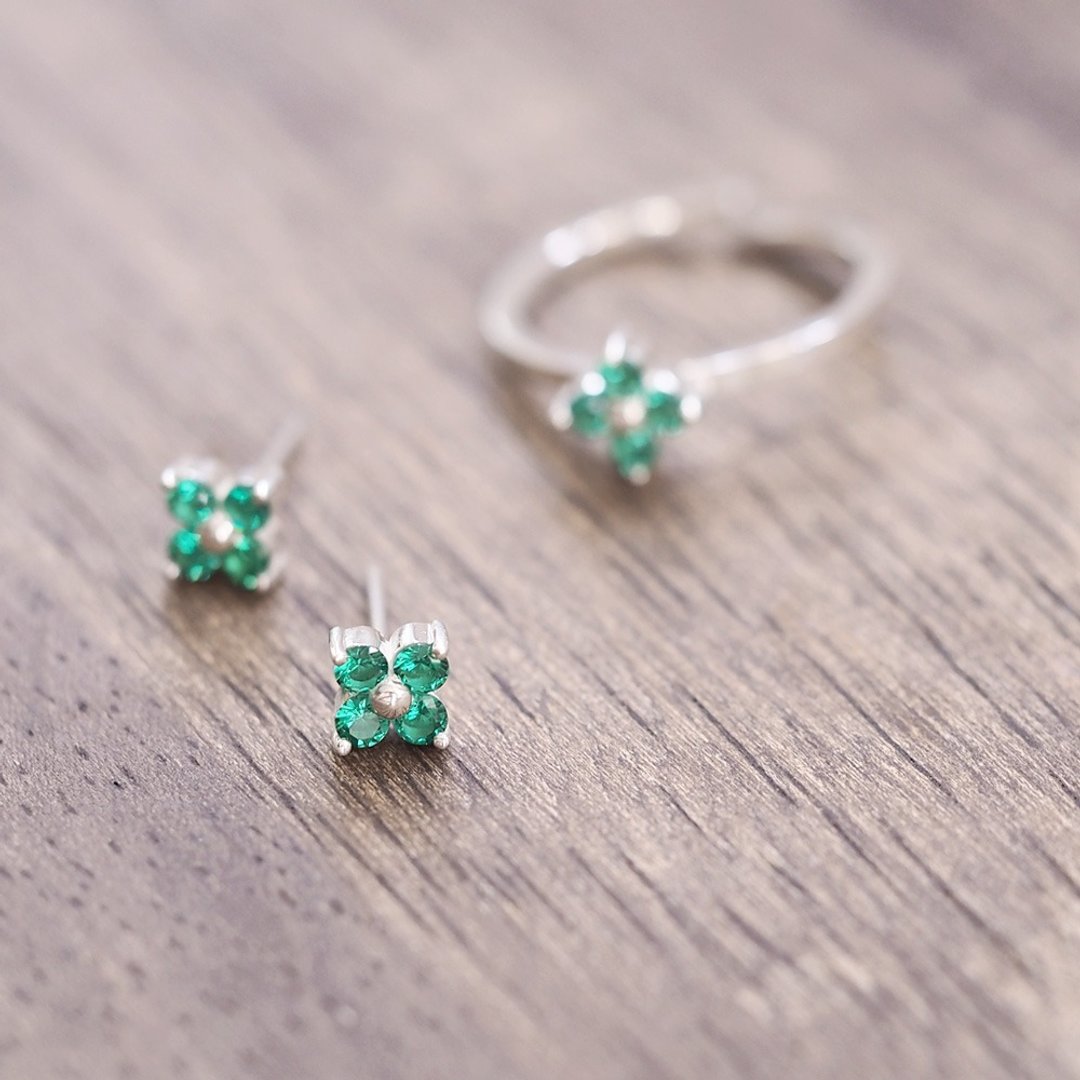 2 pieces set) Emerald Flower Earrings & Ring Set Silver 925 - 项链 - 其他金属 绿色