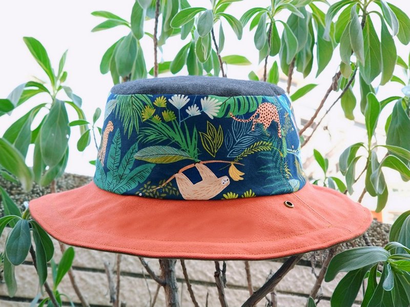 小牛村 手工双面帽 遮阳 渔夫帽 树懒 鹦鹉【动物丛林】BF-107 - 帽子 - 棉．麻 蓝色