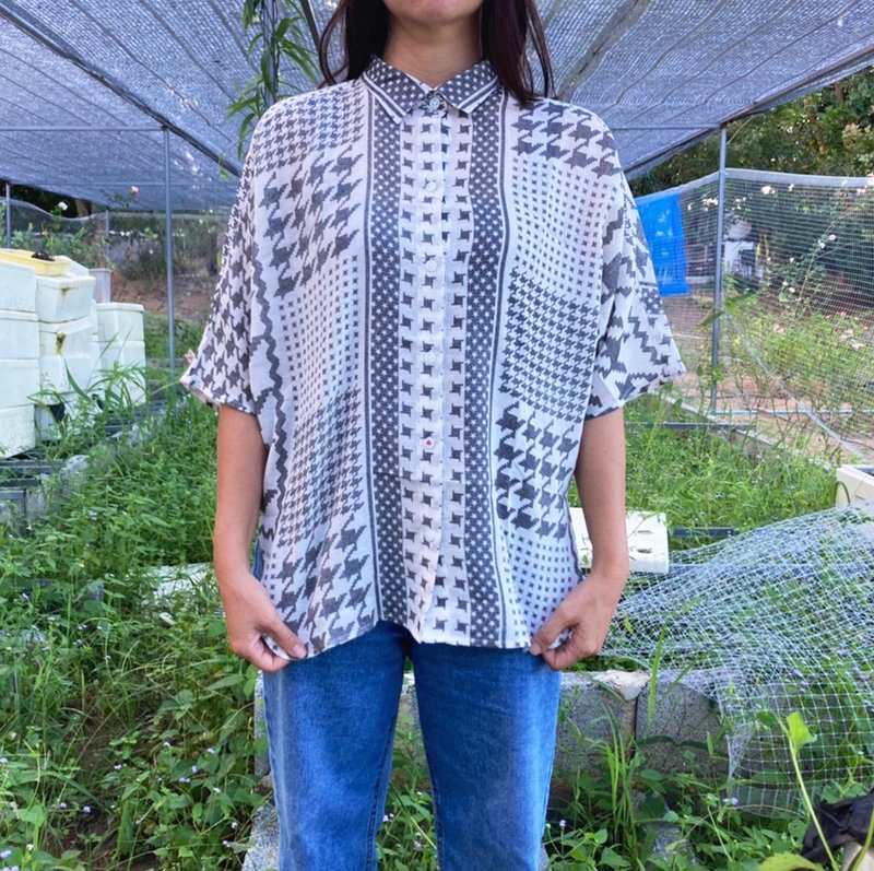 无袖短袖衬衫，斜开衩，圆弧下摆，选用棉质穆斯林布料。 - 女装衬衫 - 棉．麻 白色