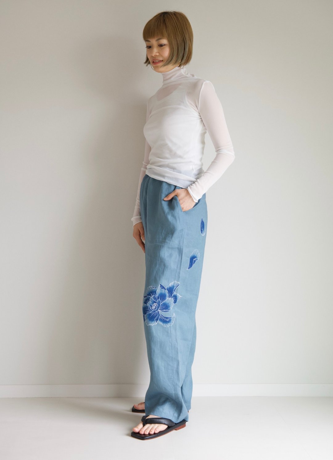[Hand-painted] Peony, Linen tapered pants, waist adjustable - 女装长裤 - 棉 蓝色
